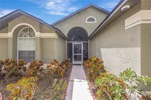 6923 Waterbrook Ct, Gibsonton, FL 33534 - Photo 4