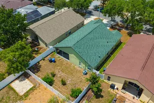 6923 Waterbrook Ct, Gibsonton, FL 33534 - Photo 10