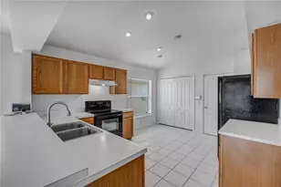 6923 Waterbrook Ct, Gibsonton, FL 33534 - Photo 46