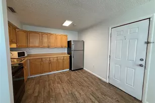 9013 Westchester Cir, Tampa, FL 33604 - Photo 8