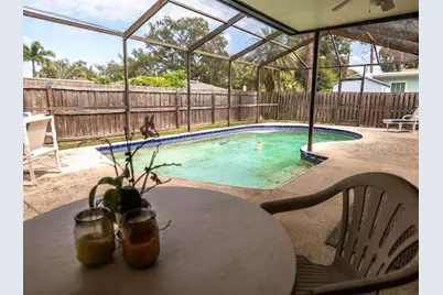 6449 Dartmouth Avenue N, Saint Petersburg, FL 33710 - Photo 4