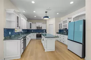 2218 Climbing Ivy Dr, Tampa, FL 33618 - Photo 16