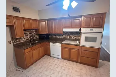 2402 Ecuadorian Way #18, Clearwater, FL 33763 - Photo 12