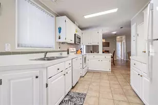 37630 Landis Ave, Zephyrhills, FL 33541 - Photo 24
