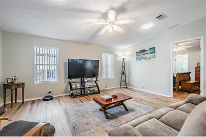 37630 Landis Avenue, Zephyrhills, FL 33541 - Photo 2