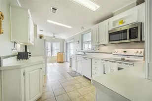 37630 Landis Ave, Zephyrhills, FL 33541 - Photo 8