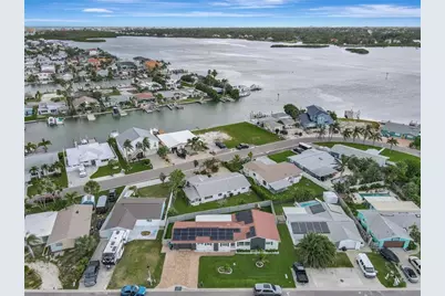 242 176th Avenue E, Redington Shores, FL 33708 - Photo 24