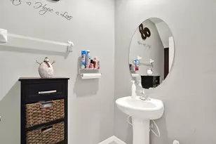 7323 Canterbury Bells Ct, Tampa, FL 33619 - Photo 8