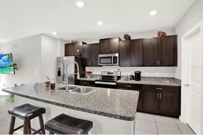 7323 Canterbury Bells Court, Tampa, FL 33619 - Photo 4