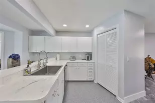 2022 E View Dr, Sun City Center, FL 33573 - Photo 22