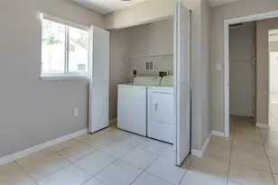 907 Hull St S, Gulfport, FL 33707 - Photo 24