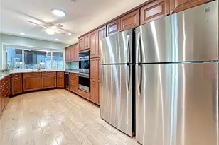 8693 15th St N, Saint Petersburg, FL 33702 - Photo 32