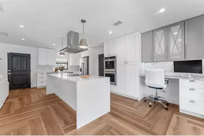 8720 Hickorywood Lane, Tampa, FL 33615 - Photo 10