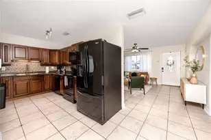 11254 116th St, Seminole, FL 33778 - Photo 8