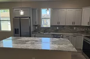 8605 N 48th St, Tampa, FL 33617 - Photo 16