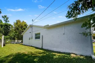 8637 Summer Dr, Hudson, FL 34667 - Photo 4