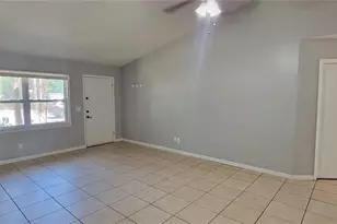 3214 W Van Buren Dr, Tampa, FL 33611 - Photo 10