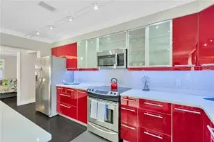 4147 Augustine Ave, Sarasota, FL 34231 - Photo 10