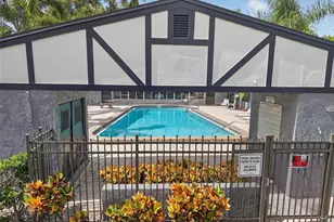 1127 King Arthur Ct, Dunedin, FL 34698 - Photo 32