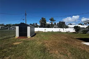 1717 Colleen St, Sarasota, FL 34231 - Photo 16