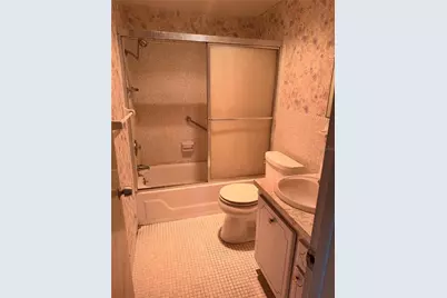 5900 21st Street N #10, Saint Petersburg, FL 33714 - Photo 18