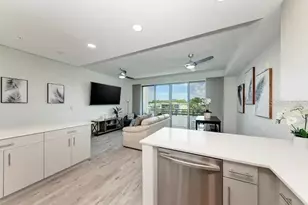 1709 N Tamiami Trl, Sarasota, FL 34234 - Photo 8