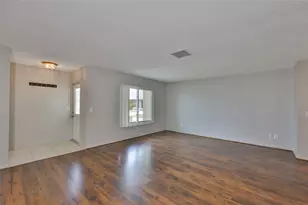 206 Sola Ln, Sun City Center, FL 33573 - Photo 4