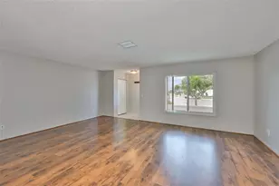 206 Sola Ln, Sun City Center, FL 33573 - Photo 6