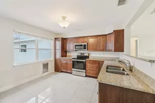 5441 39th Ave N, Saint Petersburg, FL 33709 - Photo 2