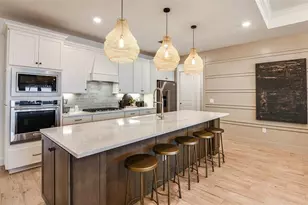 6841 Jared Oaks Dr, Wesley Chapel, FL 33545 - Photo 2