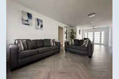 17734 1st Street E, Redington Shores, FL 33708 - Photo 4