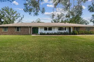 10725 Dixon Dr, Riverview, FL 33579 - Photo 2