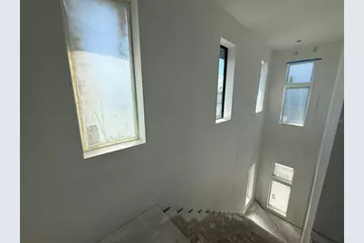 4019 Harrisburg Street NE, Saint Petersburg, FL 33703 - Photo 12