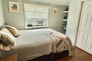 7202 Mt Essex Dr NE, Saint Petersburg, FL 33702 - Photo 14