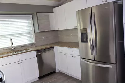 4732 W Lawn Avenue, Tampa, FL 33611 - Photo 2