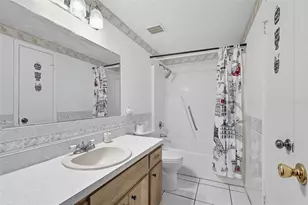 10213 Explorer Ct, Tampa, FL 33615 - Photo 12