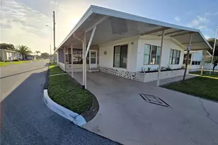 6252 Friendship Ln, Zephyrhills, FL 33542 - Photo 2