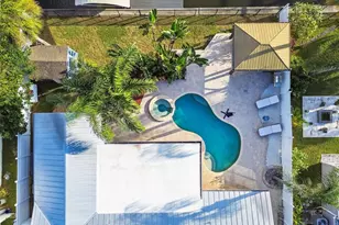 8708 Thornwood Ln, Tampa, FL 33615 - Photo 4