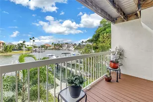 367 Madeira Cir, Tierra Verde, FL 33715 - Photo 14