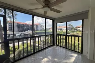 1802 Mariner Dr, Tarpon Springs, FL 34689 - Photo 2