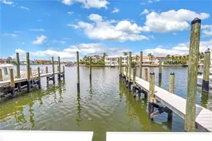 2775 Kipps Colony Dr S, Saint Petersburg, FL 33707 - Photo 36