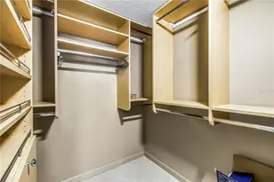 2775 Kipps Colony Dr S, Saint Petersburg, FL 33707 - Photo 30