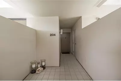 2775 Kipps Colony Drive S #204, Saint Petersburg, FL 33707 - Photo 4