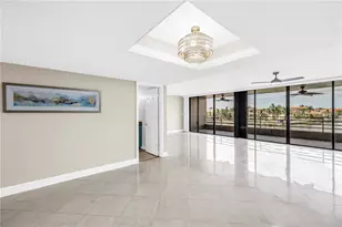 2775 Kipps Colony Dr S, Saint Petersburg, FL 33707 - Photo 12