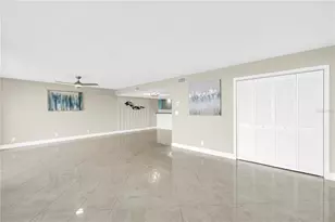 2775 Kipps Colony Dr S, Saint Petersburg, FL 33707 - Photo 14