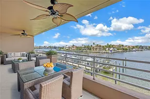 2775 Kipps Colony Dr S, Saint Petersburg, FL 33707 - Photo 10