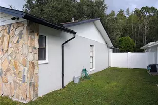 4208 Summerdale Dr, Tampa, FL 33624 - Photo 10