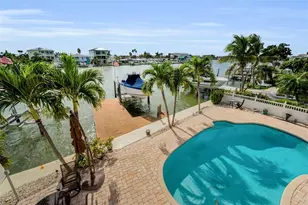16108 6th St E, Redington Beach, FL 33708 - Photo 1