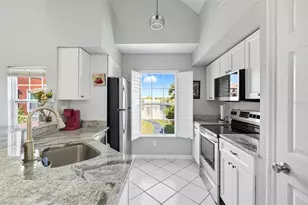 9604 Lake Chase Island Way, Tampa, FL 33626 - Photo 6
