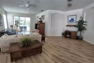 10717 Ashford Oaks Dr, Tampa, FL 33625 - Photo 6